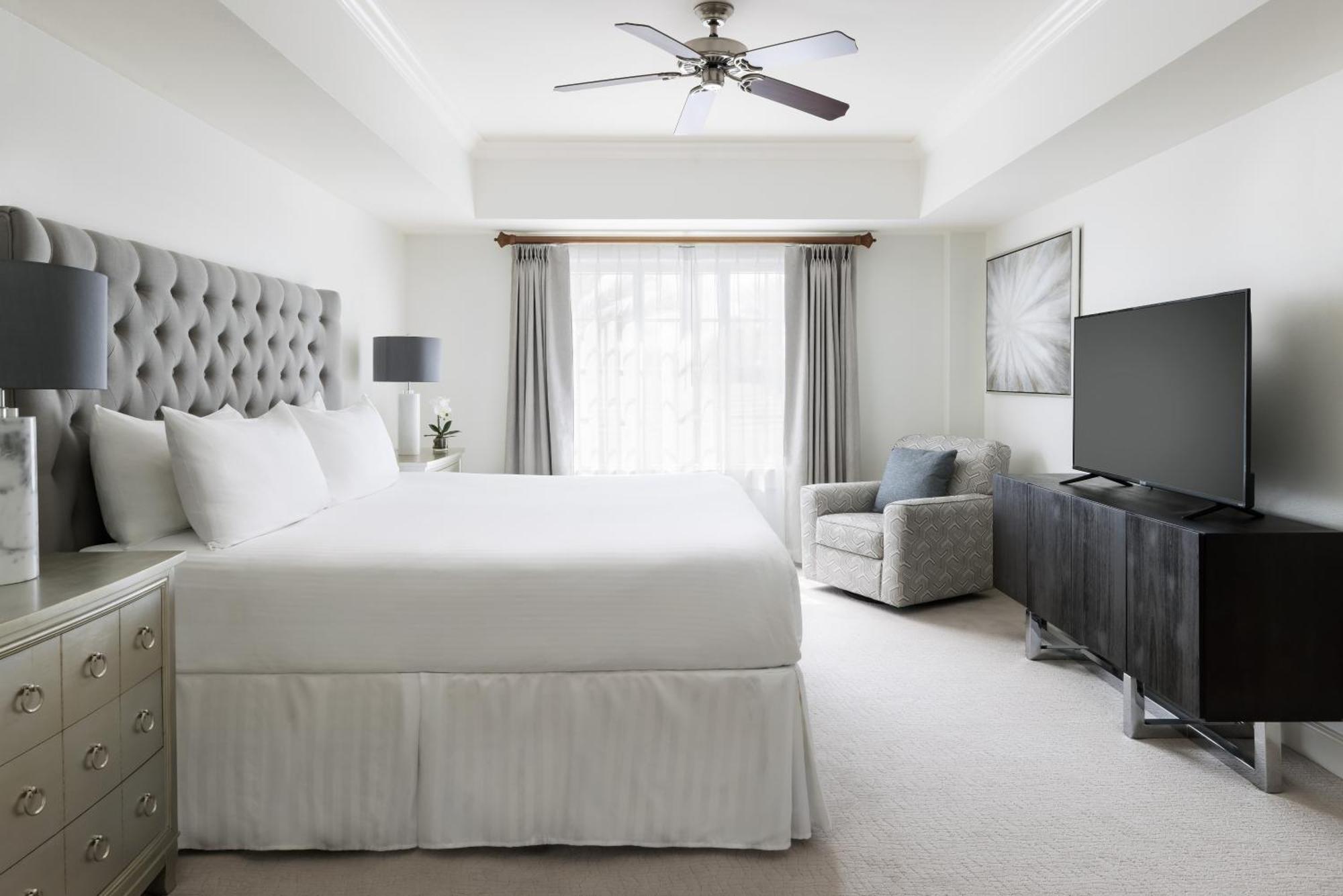 Two-Bedroom Suite Main Tower or Waterpark Access,1547337862:JPEG