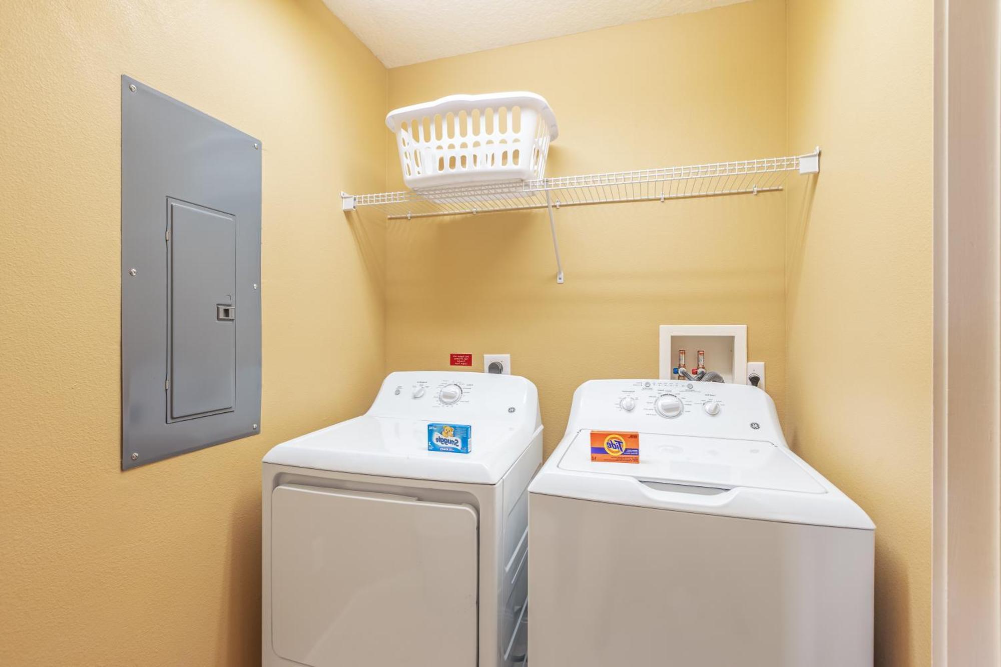 Two-Bedroom Suite,1674704824:JPEG